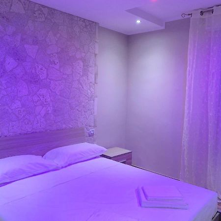 B&B New Paris & Suite 塔兰托 外观 照片